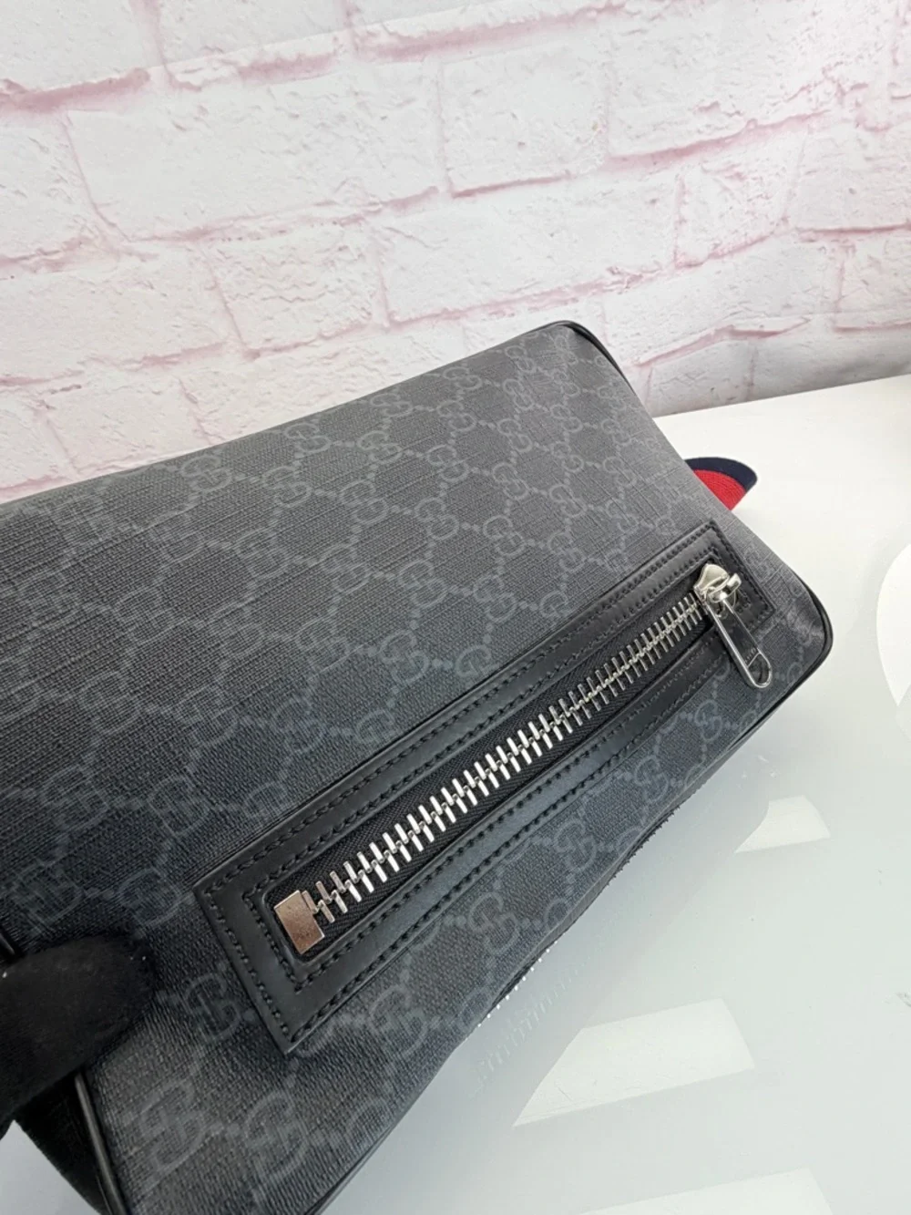Authentic Gucci Men’s Web Supreme Gg Black Sling Bag